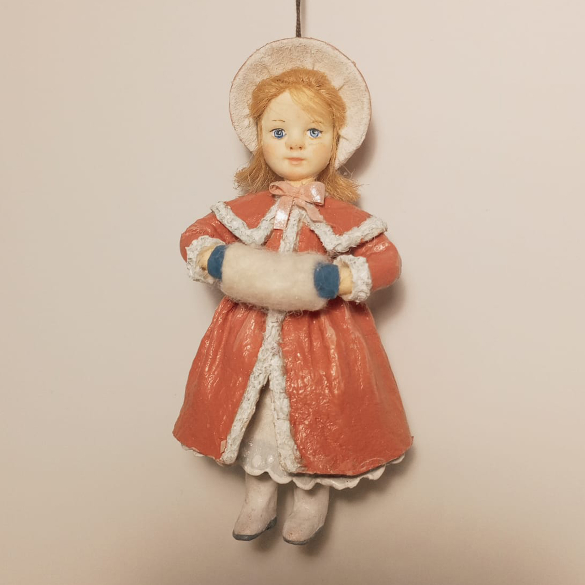 Девочка с муфтой