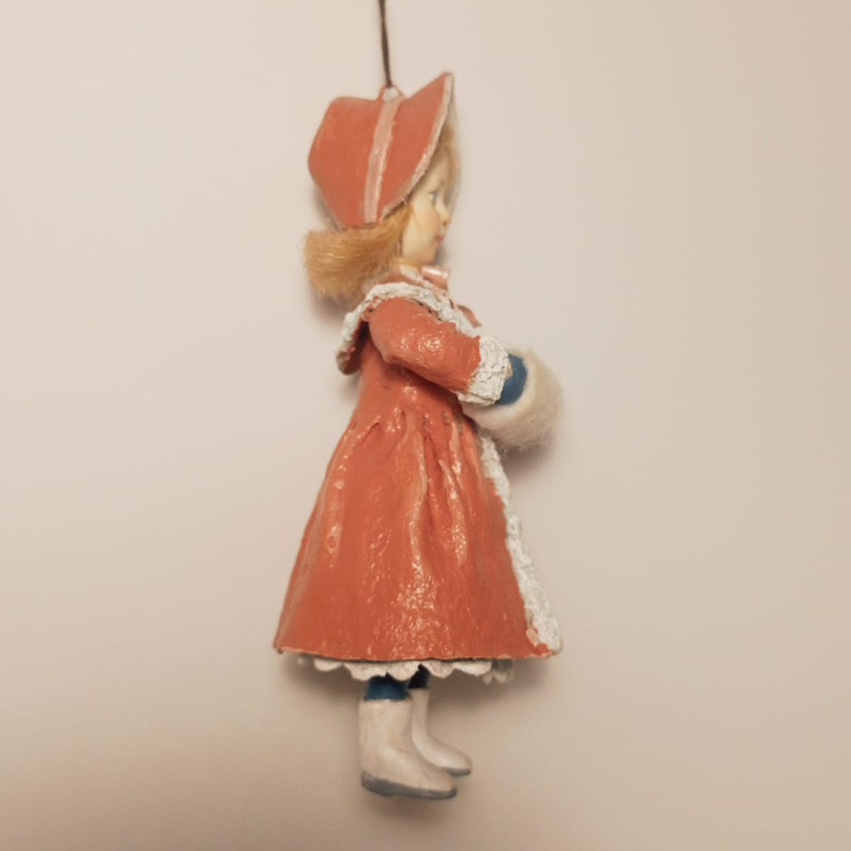 Девочка с муфтой